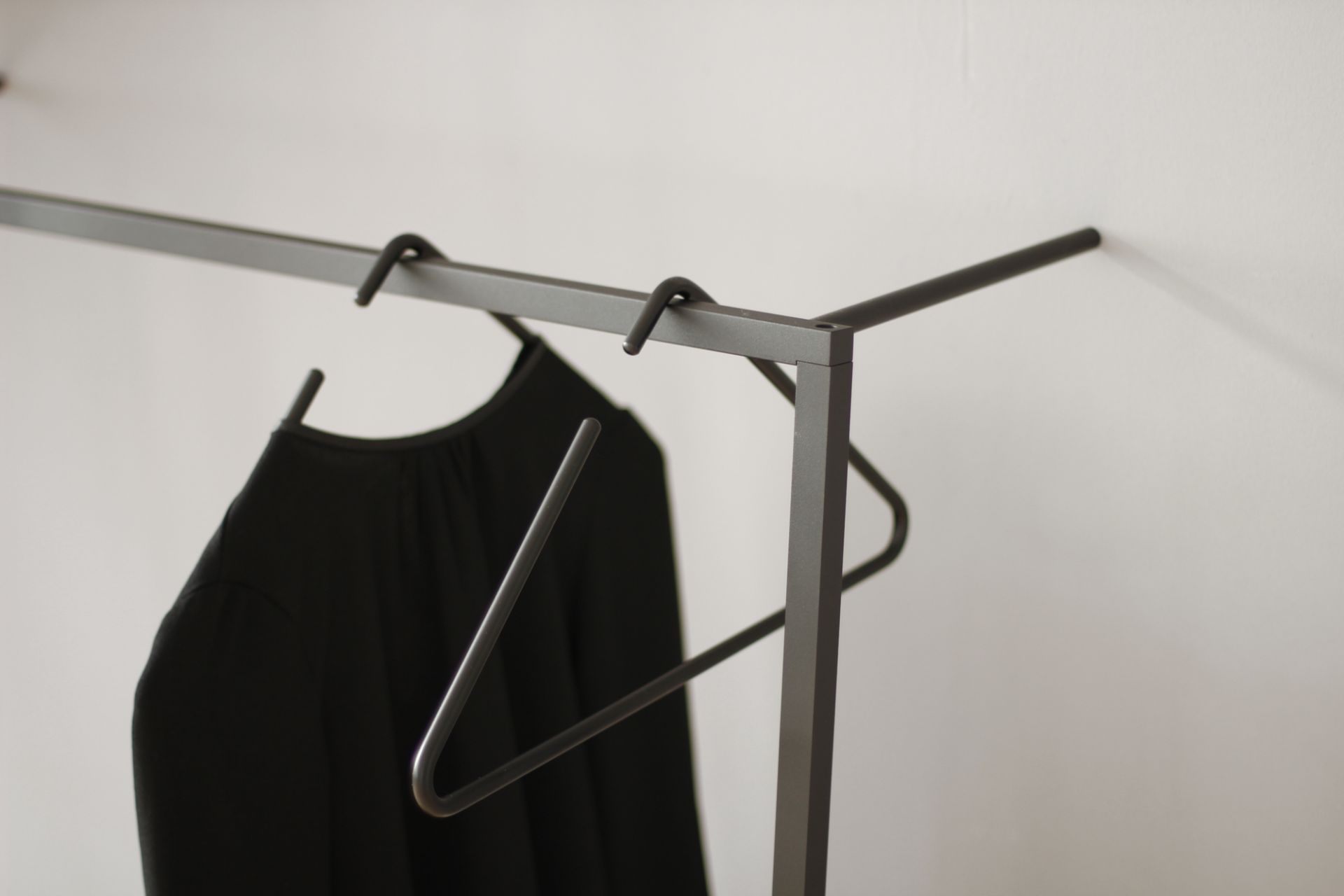 Little Leano S leaning valet stand Roomsafari
